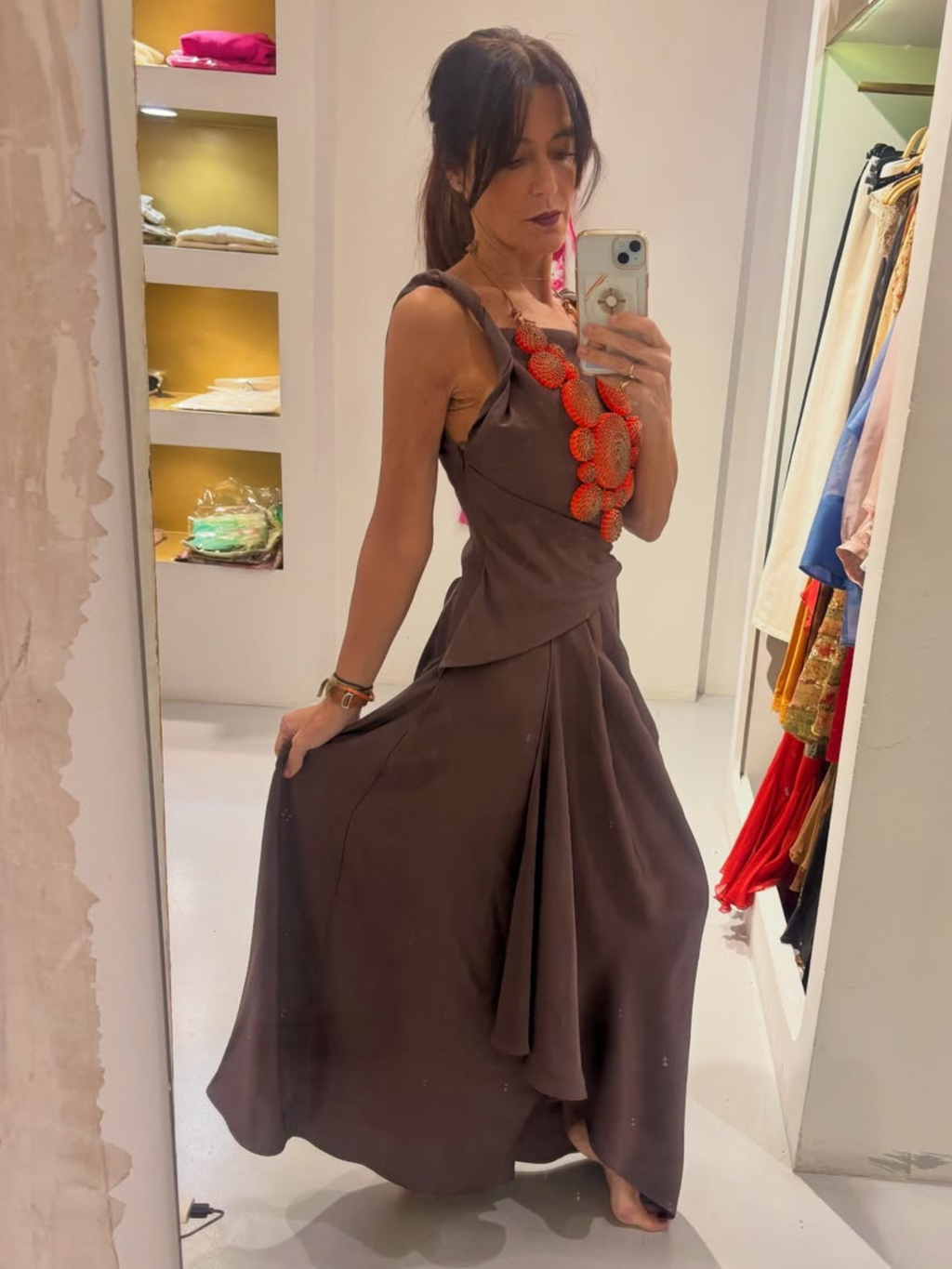 Vestido drapeado marrón