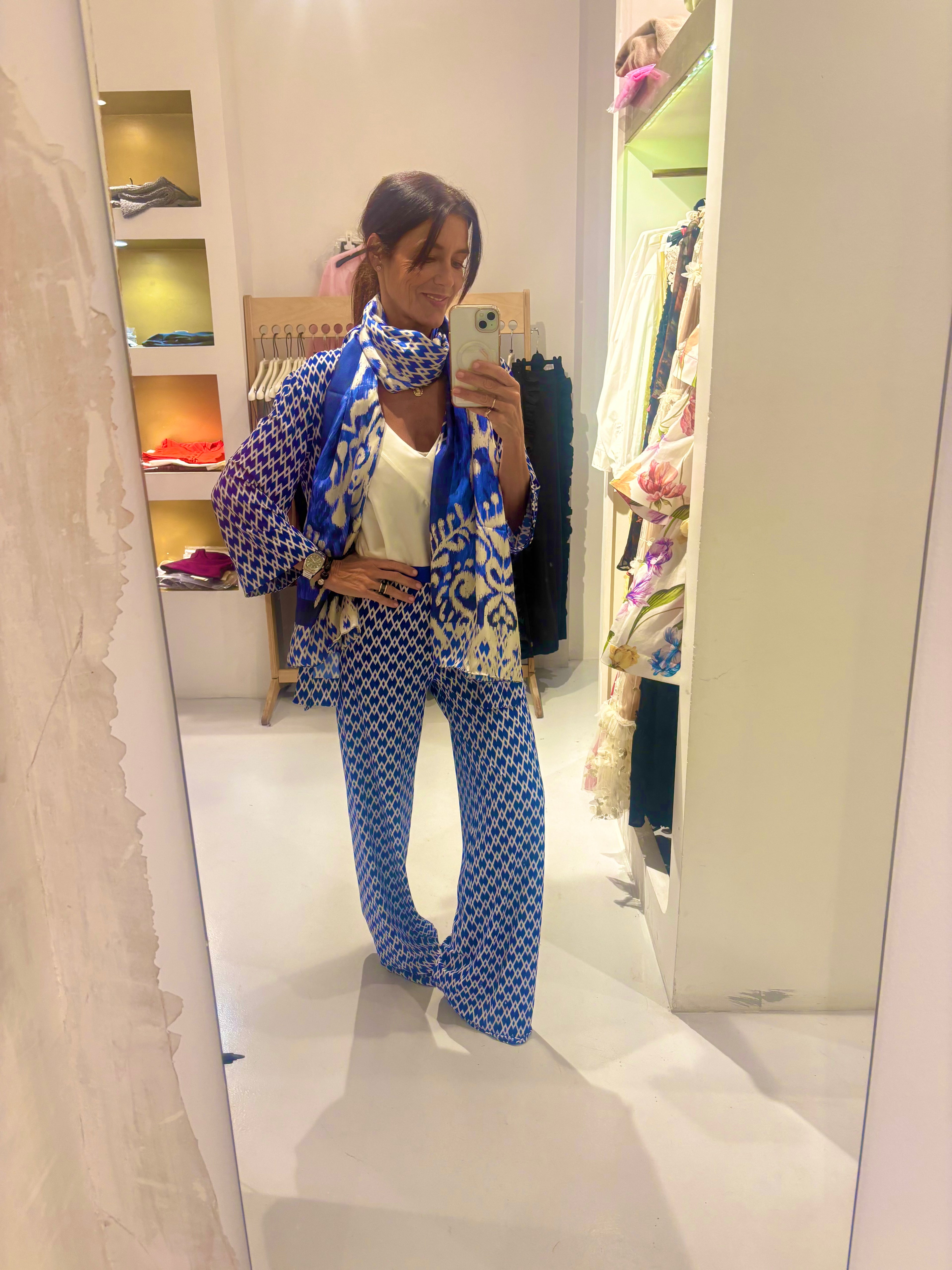 Pantalón azul geométrico