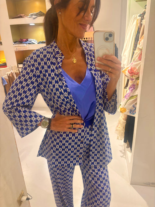 Camisa azul geométrica